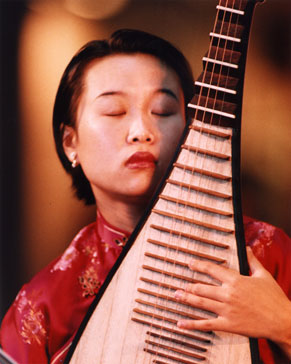 Liu Fang plays pipa