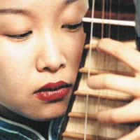 Liu Fang joue du pipa